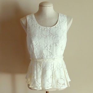 𝕀𝕧𝕠𝕣𝕪 𝕨𝕙𝕚𝕥𝕖 𝕝𝕒𝕔𝕖 𝕥𝕠𝕡